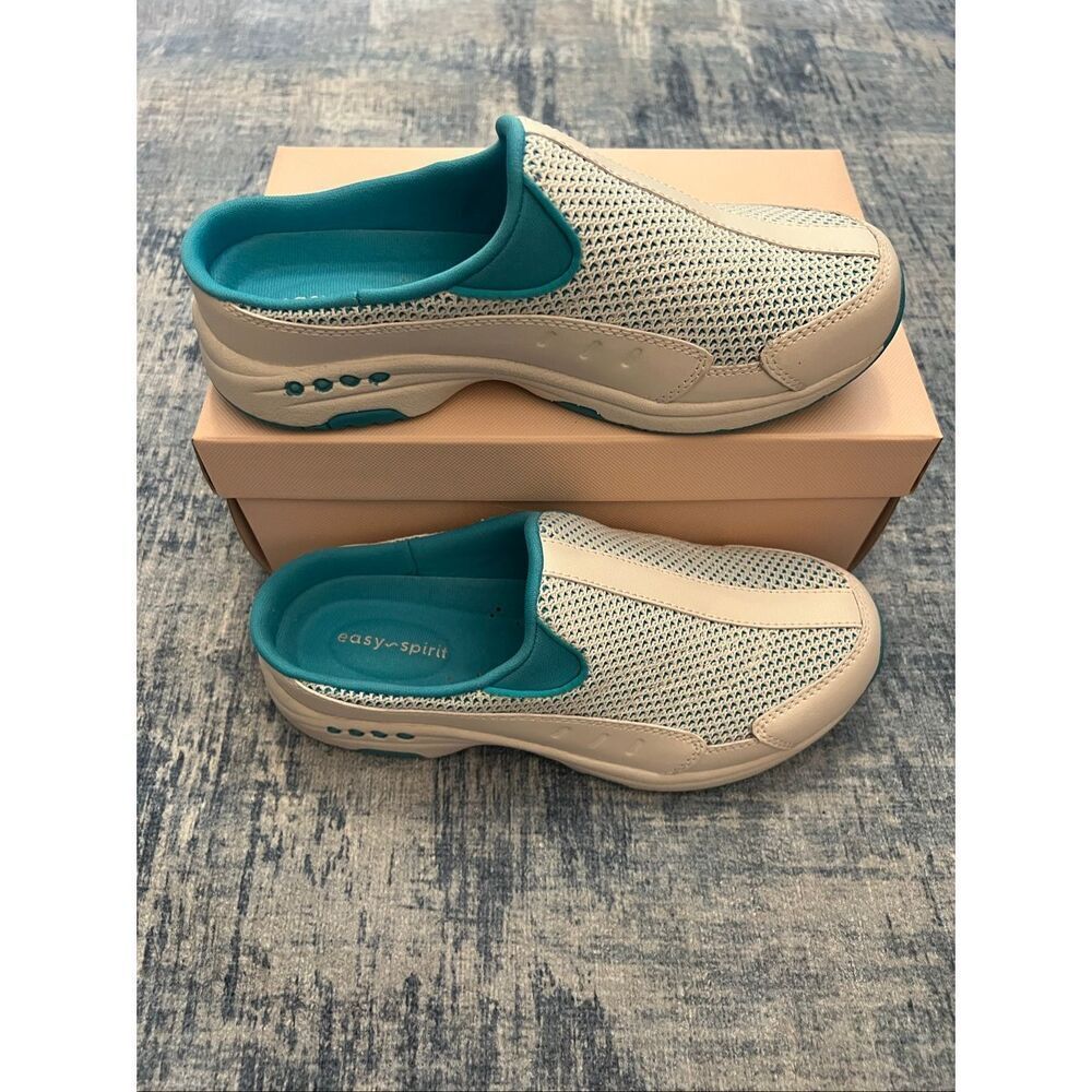 NIB Easy Spirit White Blue Traveltime 425 Athletic Clogs Women's 7 Wide